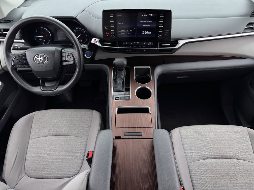 Used 2024 Toyota Sienna LE image 11