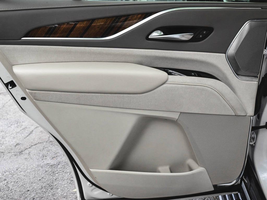 Used 2022 Cadillac Escalade Sport Platinum image 11