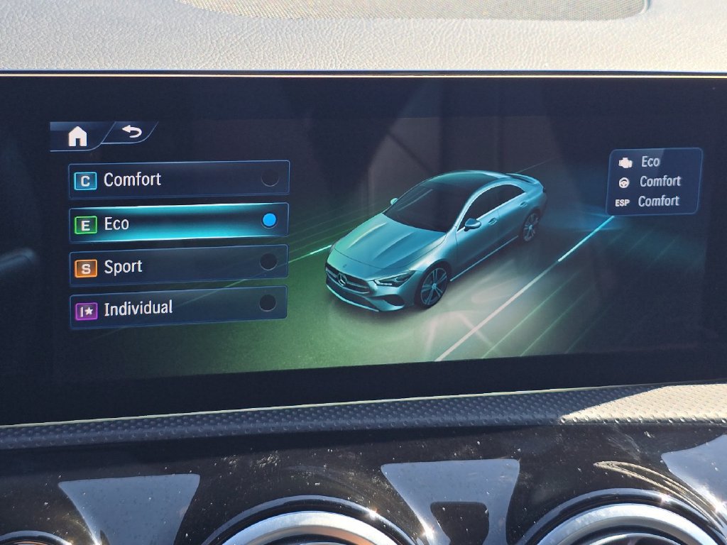 Used 2025 Mercedes-Benz CLA 250 4MATIC image 7