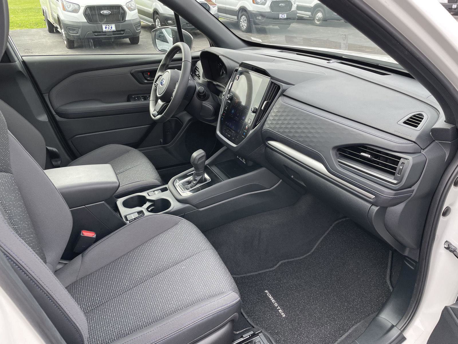Used 2025 Subaru Forester Premium AWD/4WD image 27
