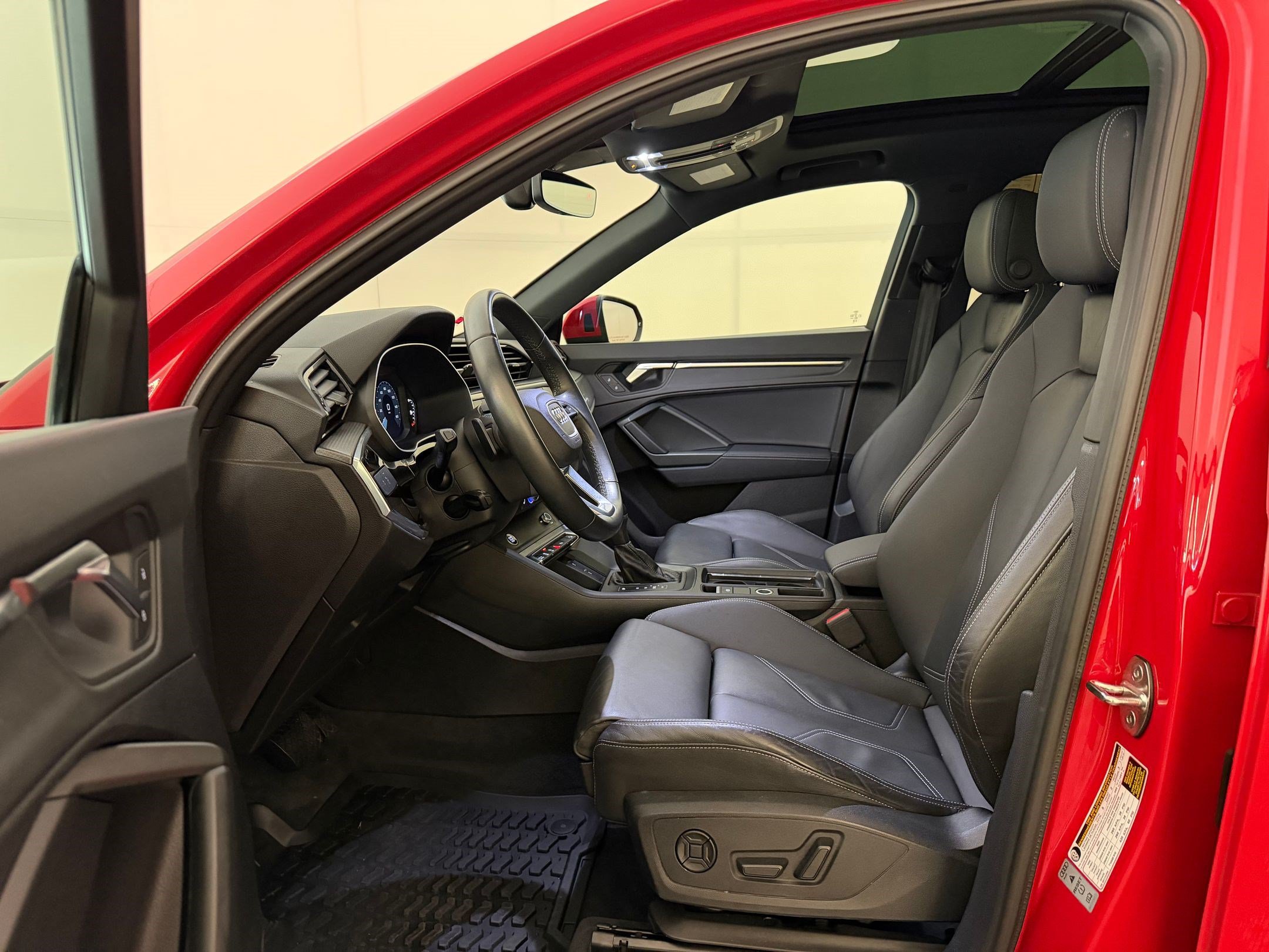 Certified 2023 Audi Q3 2.0T Premium w/ Black Optic Sport Package AWD/4WD image 5