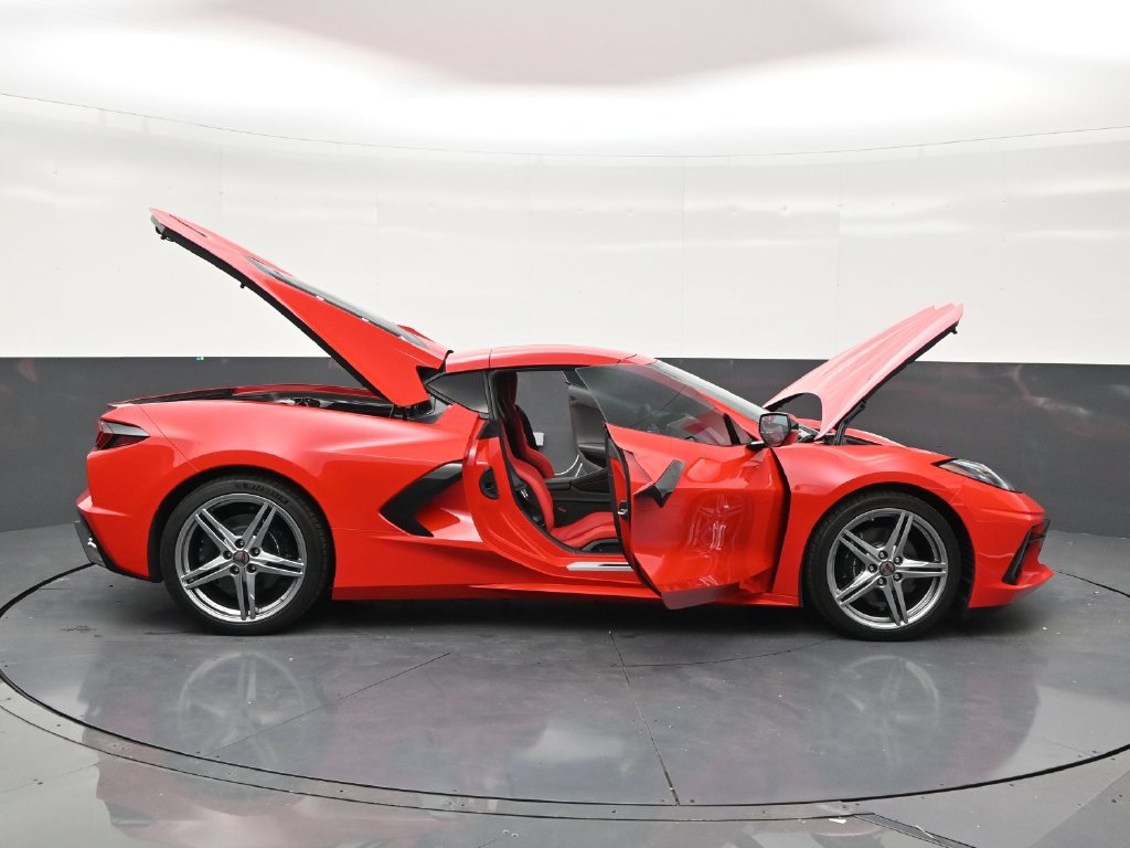Used 2026 Chevrolet Corvette Stingray Coupe w/ 1LT RWD image 28