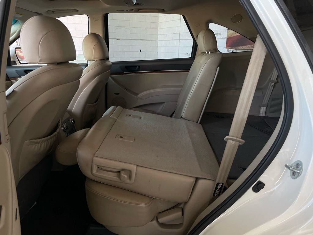 Used 2012 Hyundai Veracruz Limited w/ Entertainment Pkg image 20