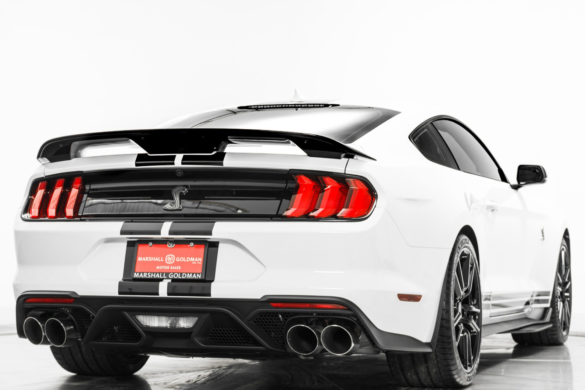 Used 2022 Ford Mustang Shelby GT500 w/ Technology Package RWD image 9