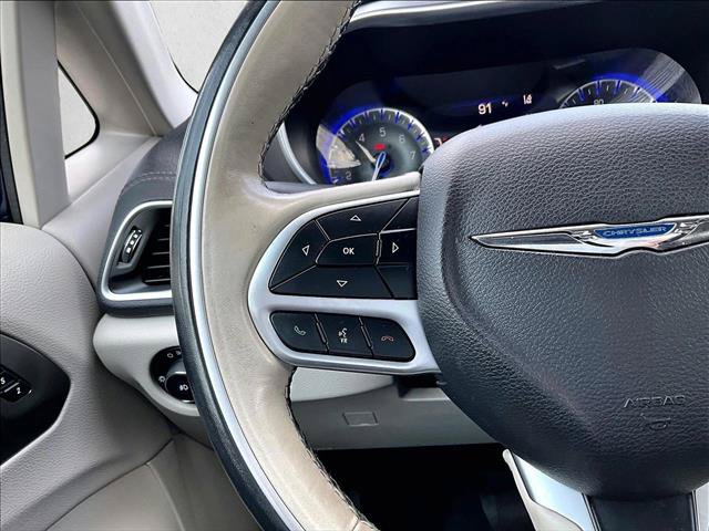 Used 2018 Chrysler Pacifica Limited w/ Advanced Safetytec Group FWD image 18