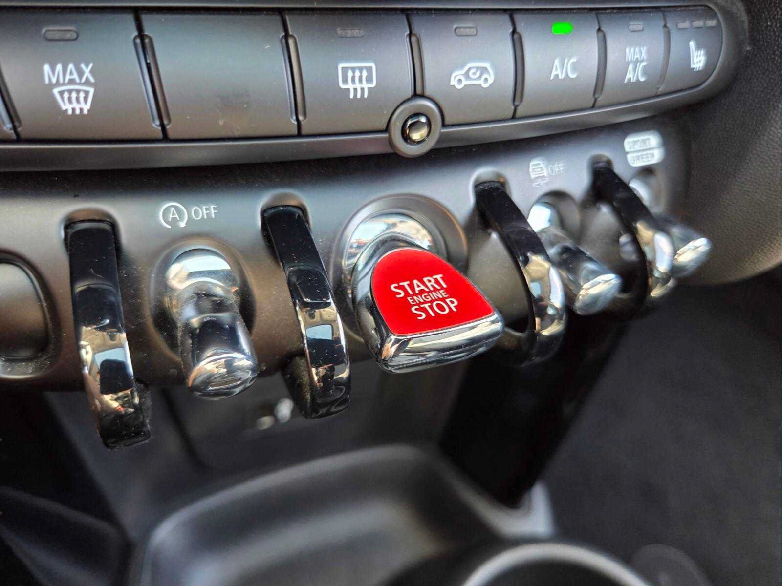 Certified 2024 MINI Cooper S FWD image 33