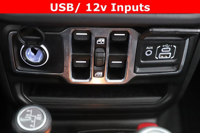 Used 2025 Jeep Wrangler Unlimited Sahara image 23