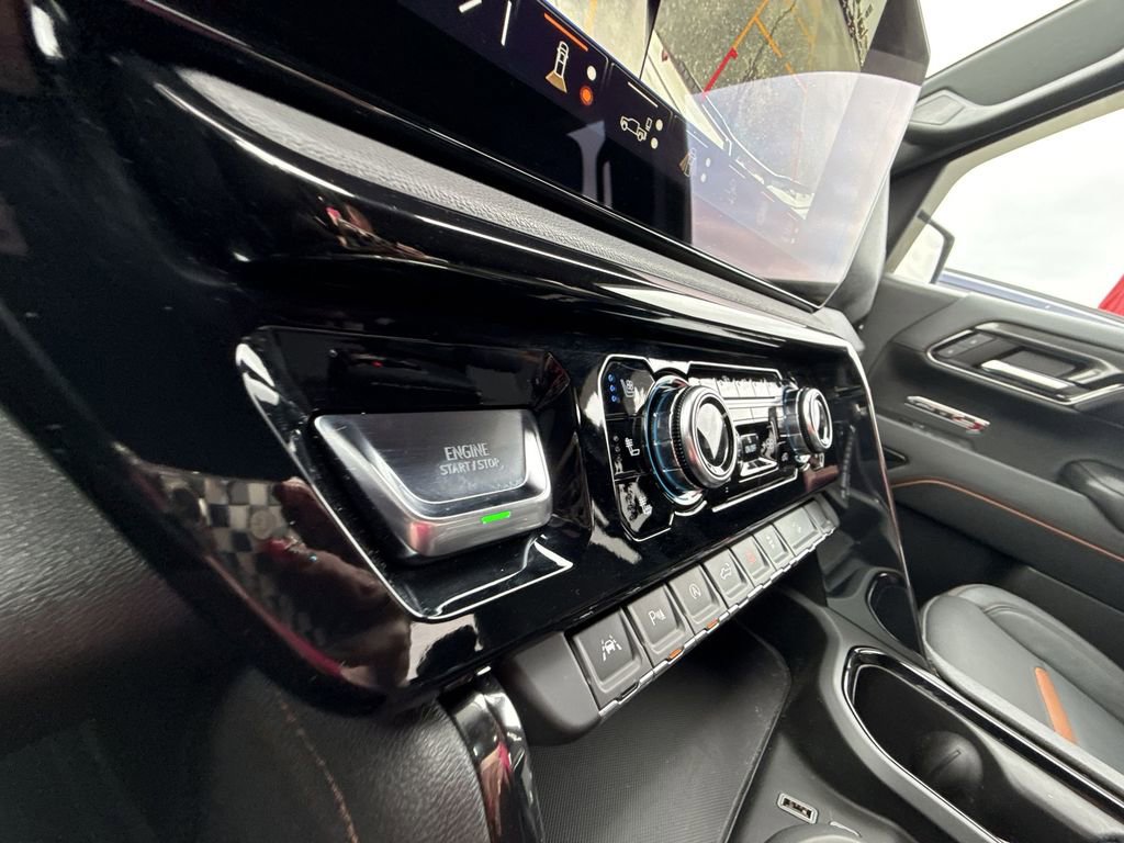 Certified 2024 GMC Sierra 1500 AT4 w/ Technology Package AWD/4WD image 23
