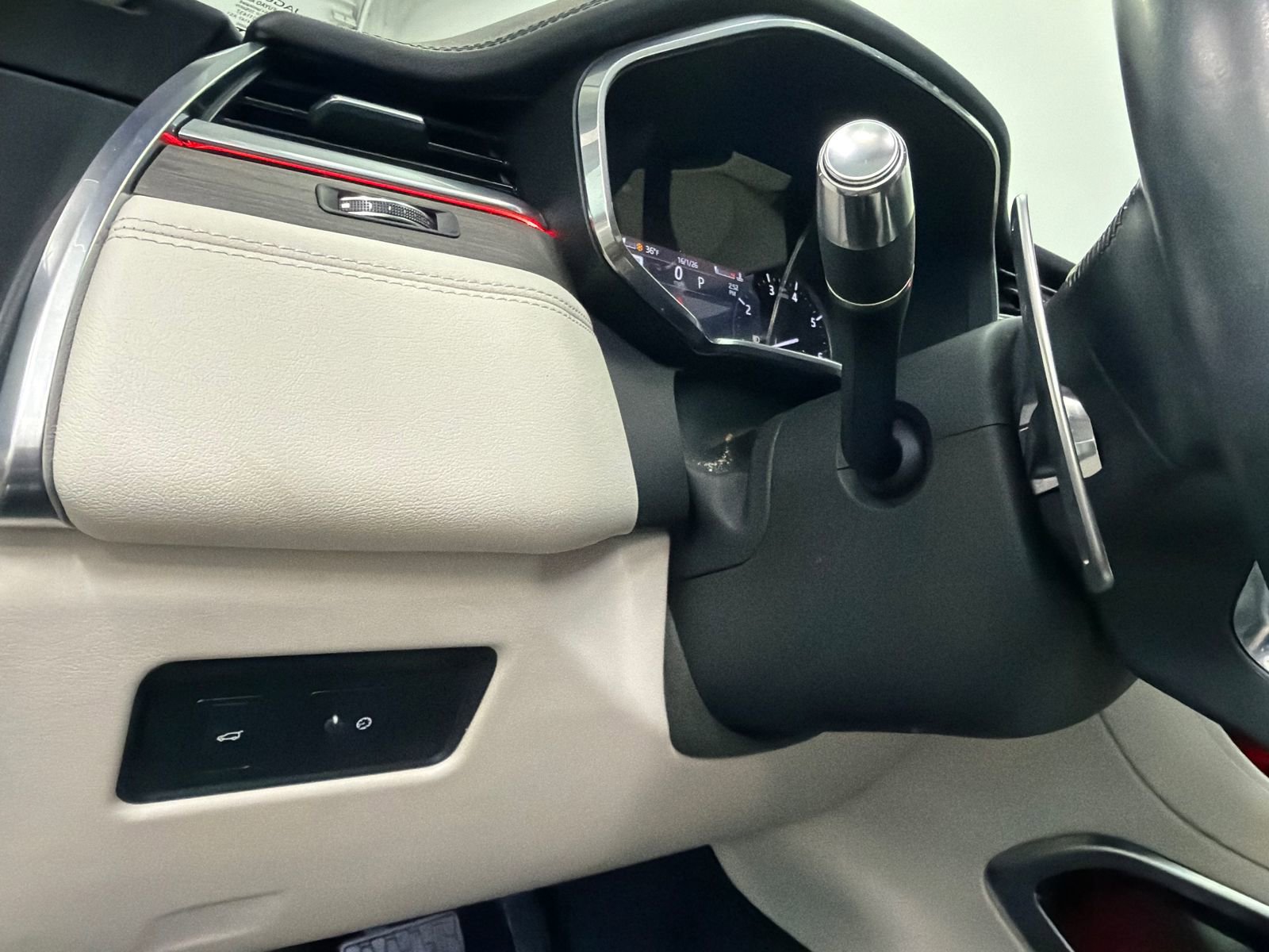 Used 2022 Jaguar F-PACE S image 36