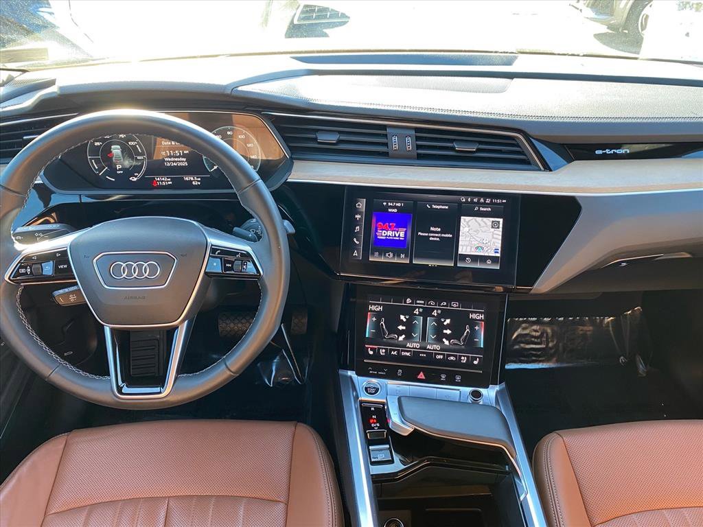 Used 2024 Audi Q8 e-tron Premium Plus image 11