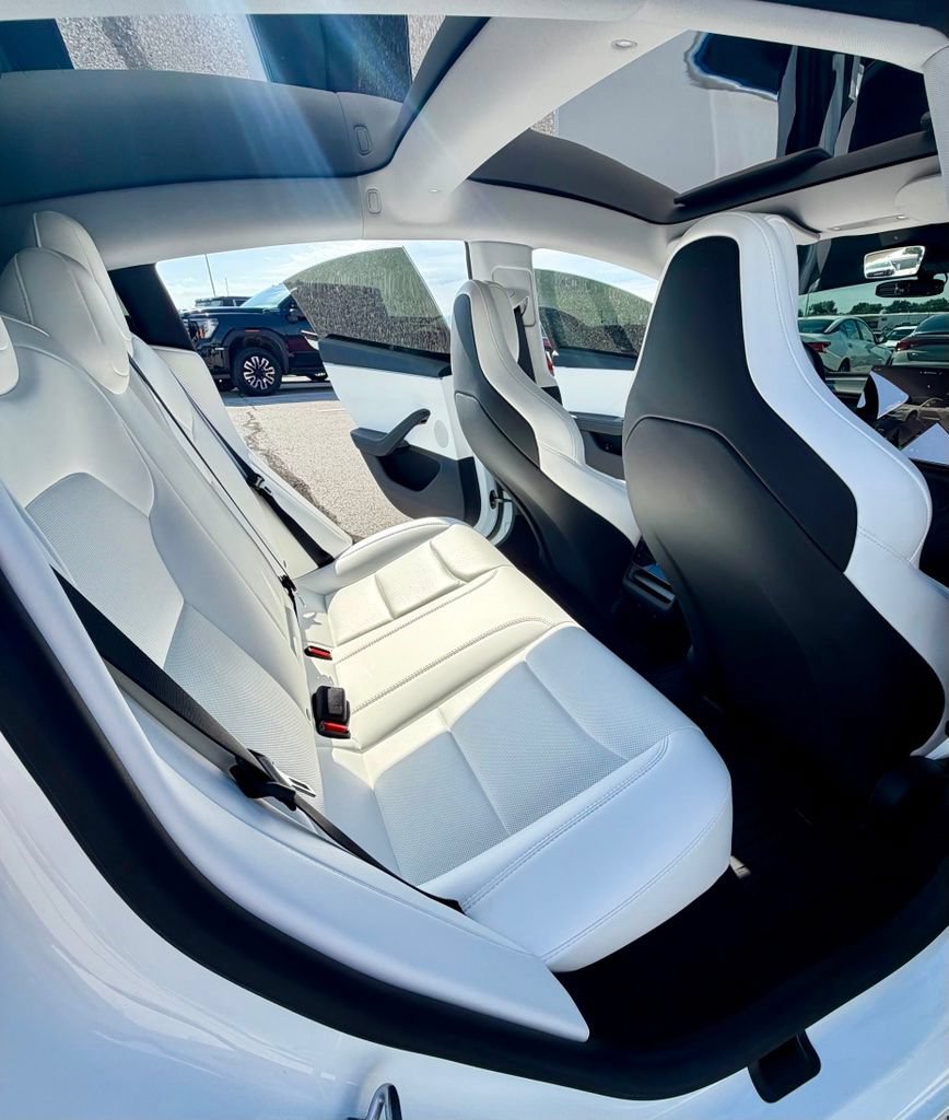 Used 2025 Tesla Model 3 Performance AWD/4WD image 12