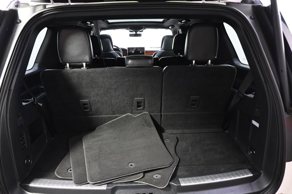 Used 2023 Lincoln Navigator Reserve image 19