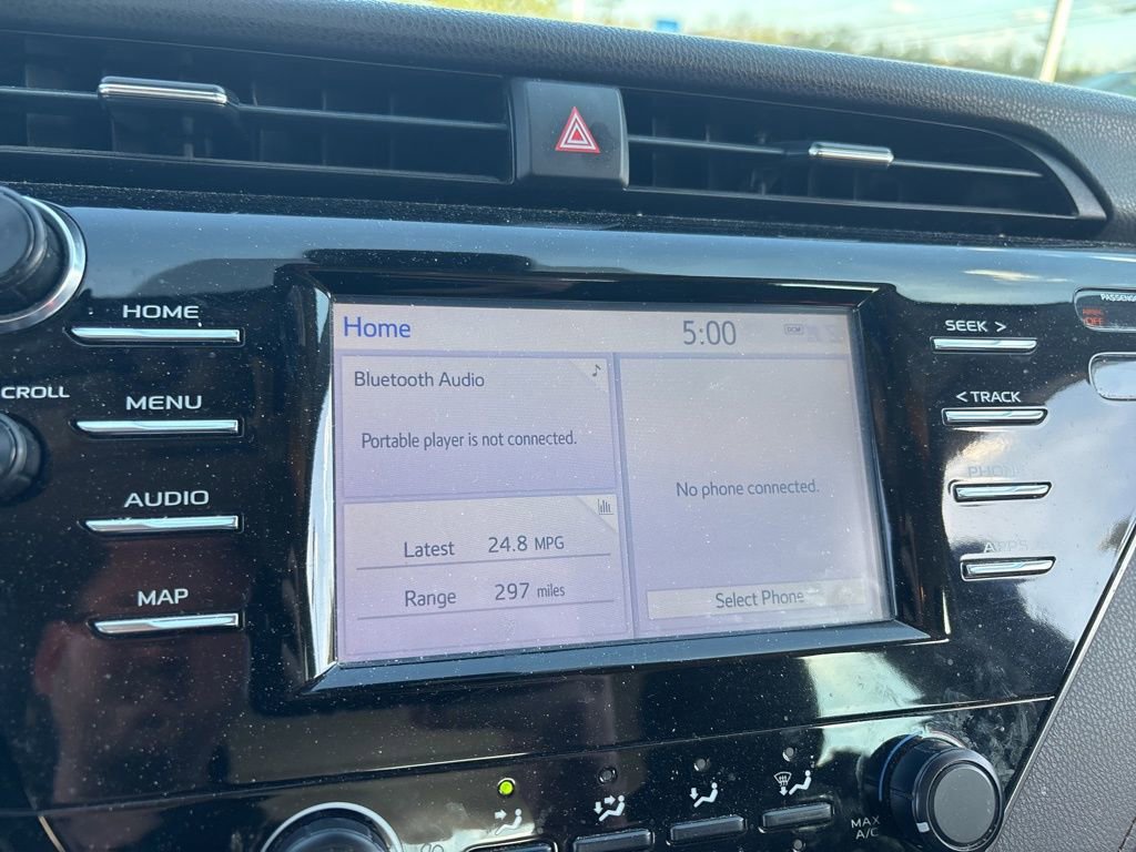 Used 2019 Toyota Camry LE FWD image 21