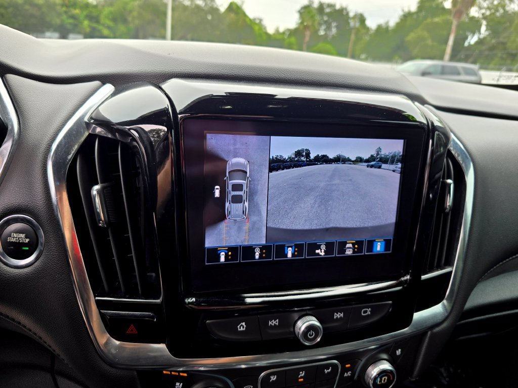 Used 2022 Chevrolet Traverse High Country FWD image 25