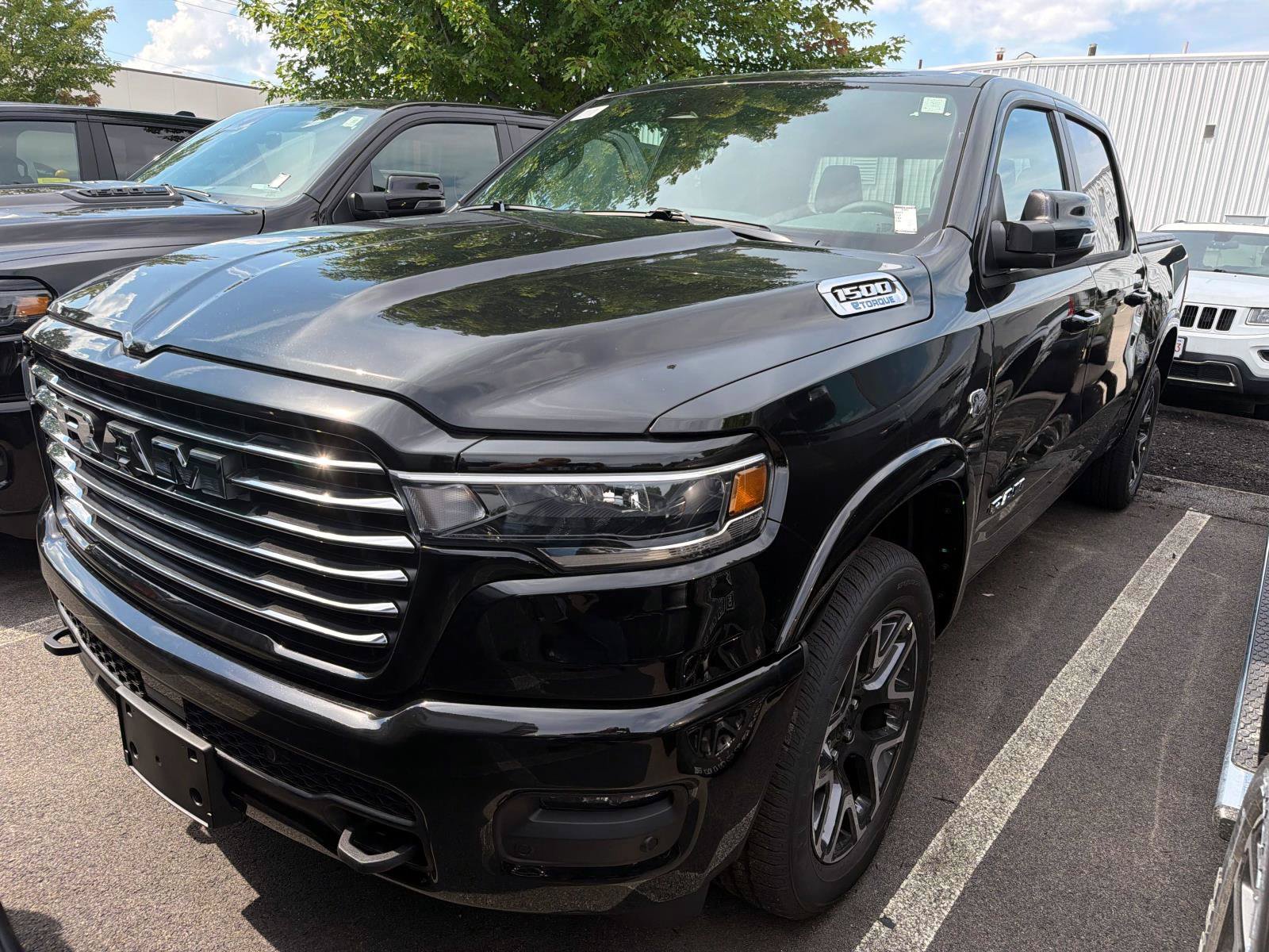 New 2026 RAM 1500 Laramie w/ Laramie Preferred Package AWD/4WD image 4