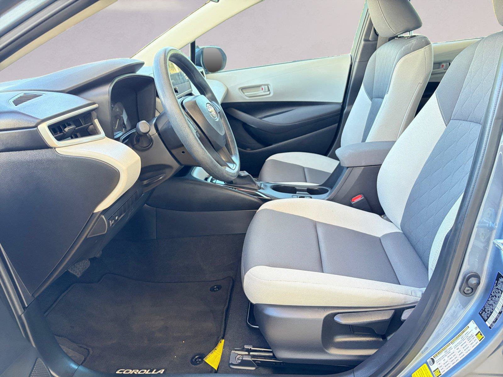 Used 2025 Toyota Corolla LE FWD image 9