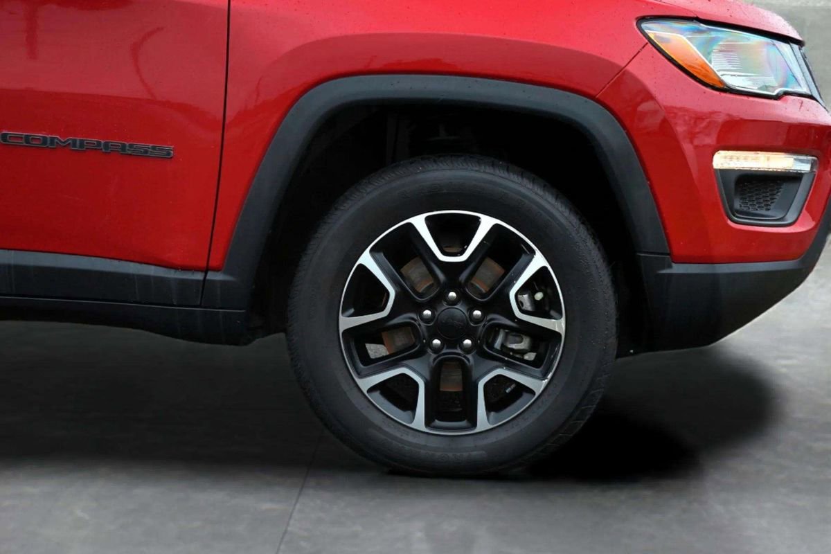 Used 2021 Jeep Compass Trailhawk image 9