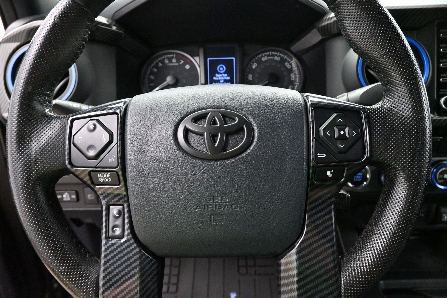 Used 2020 Toyota Tacoma TRD Off-Road w/ Technology Package AWD/4WD image 16