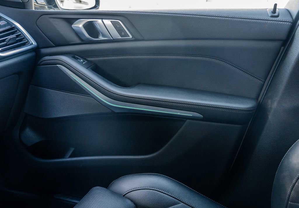 Used 2023 BMW X5 sDrive40i w/ M Sport Package RWD image 13