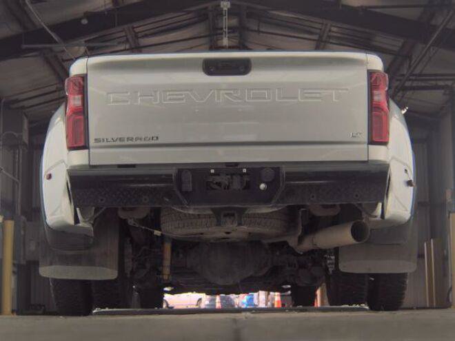 Used 2022 Chevrolet Silverado 3500 LT w/ Convenience Package AWD/4WD image 7