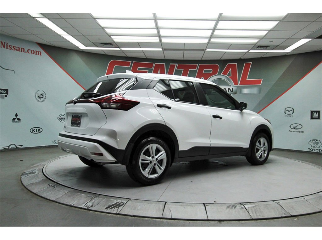 Used 2025 Nissan Kicks Play S image 9