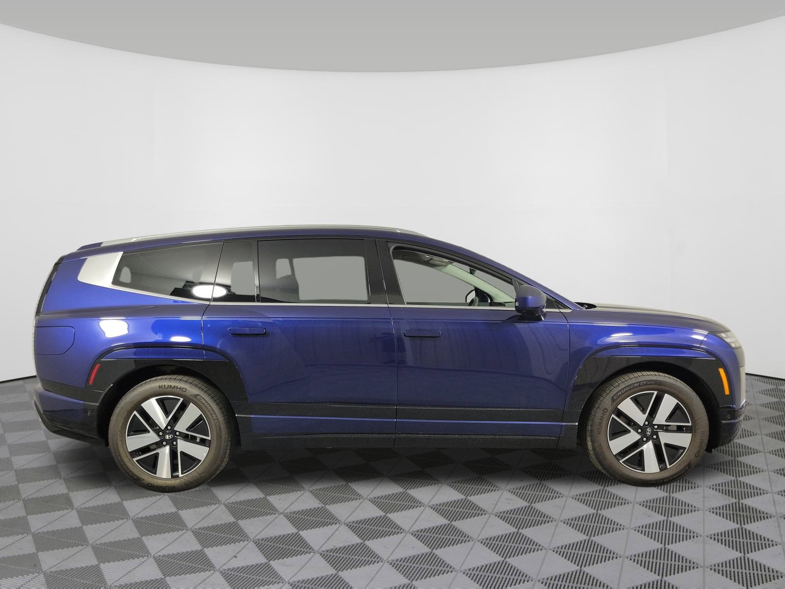 New 2026 Hyundai Ioniq 9 SEL image 2