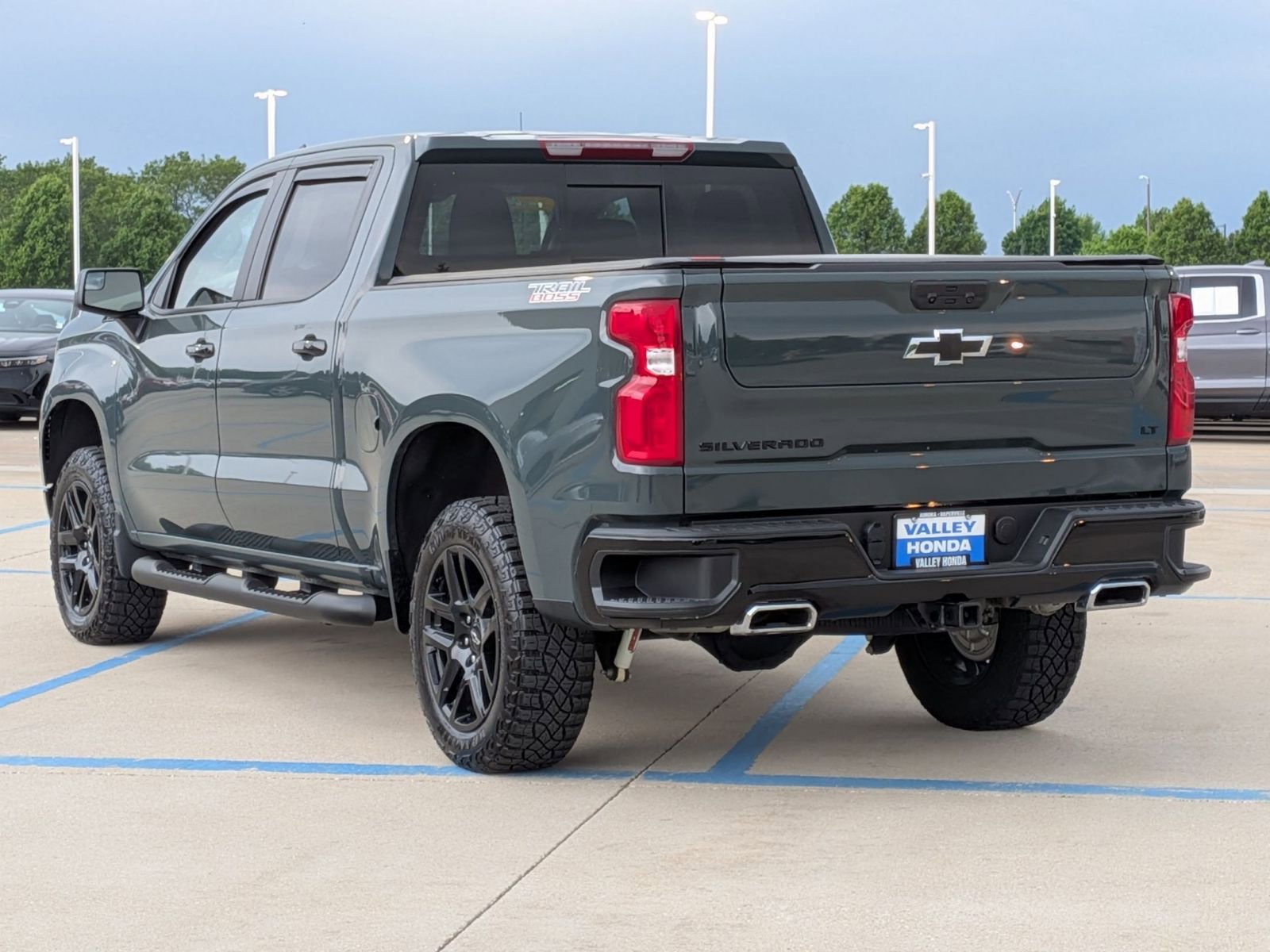 Used 2025 Chevrolet Silverado 1500 LT Trail Boss w/ Convenience Package II AWD/4WD image 8