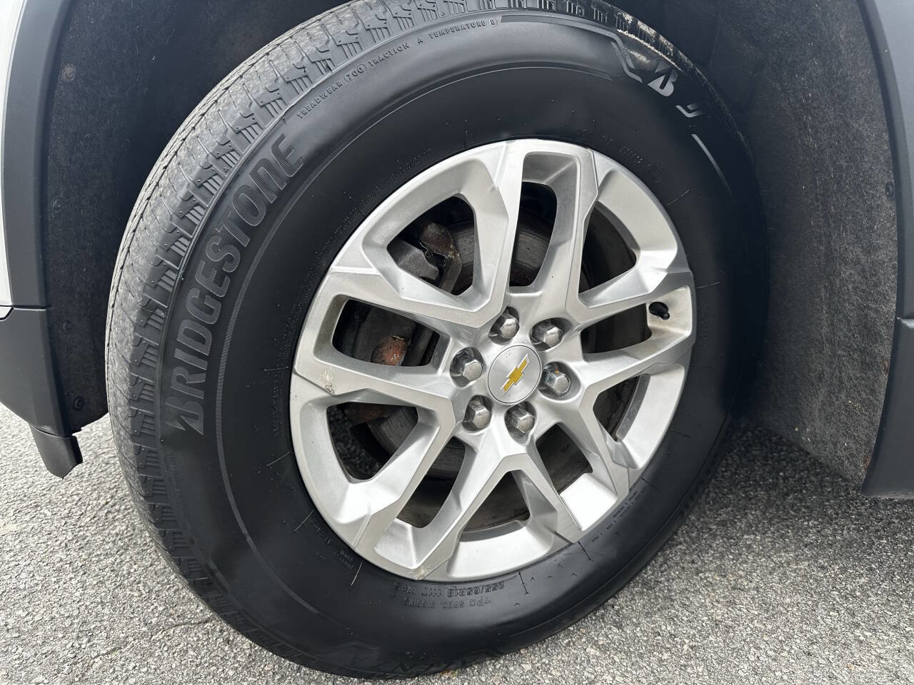 Used 2018 Chevrolet Traverse LT image 36