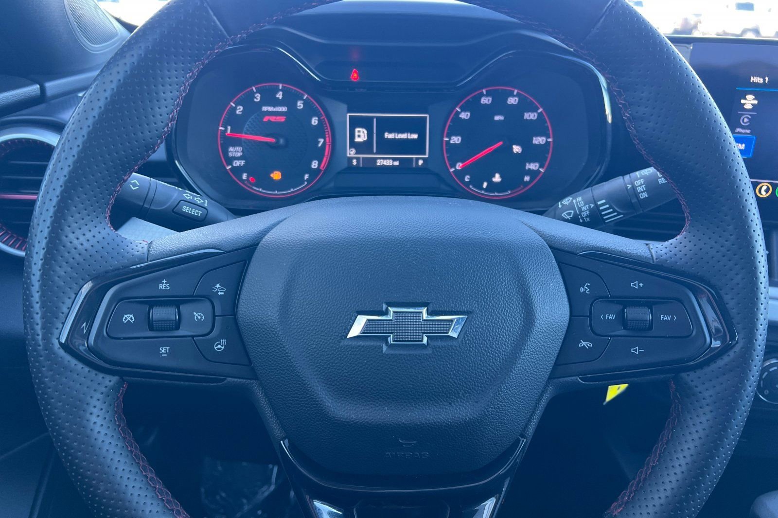 Used 2024 Chevrolet Trax RS w/ Sunroof Package image 23