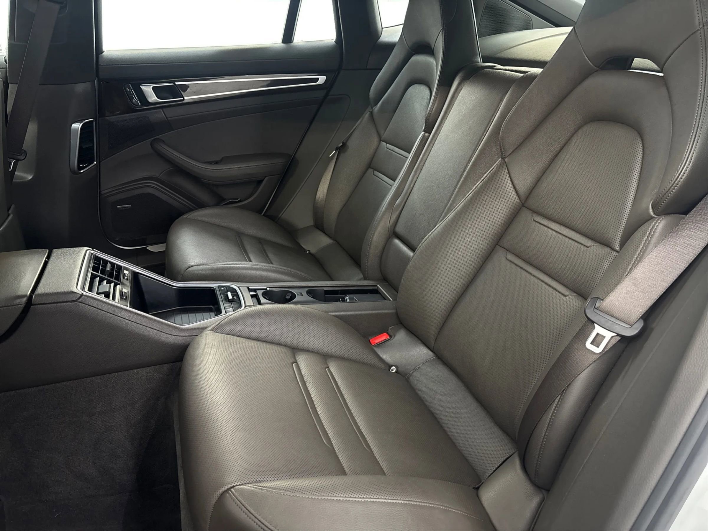 Used 2017 Porsche Panamera image 14