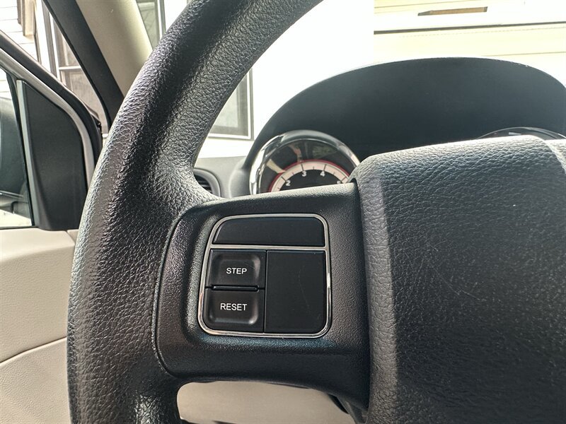 Used 2016 Dodge Grand Caravan SE w/ Quick Order Package 29E SE FWD image 31