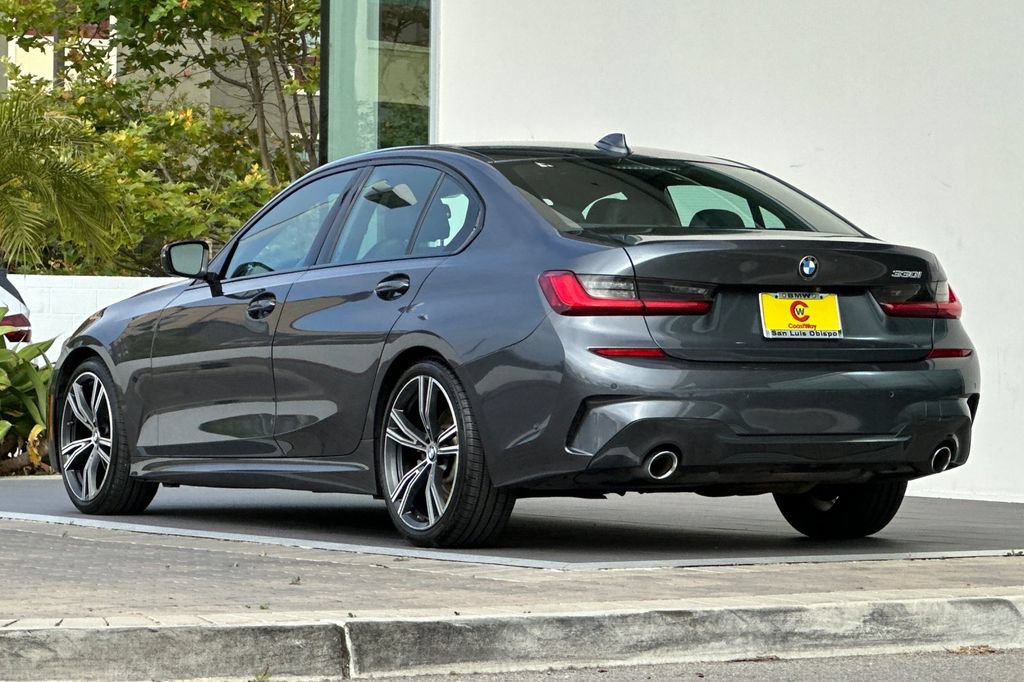 Used 2021 BMW 330i Sedan w/ M Sport Package RWD image 5