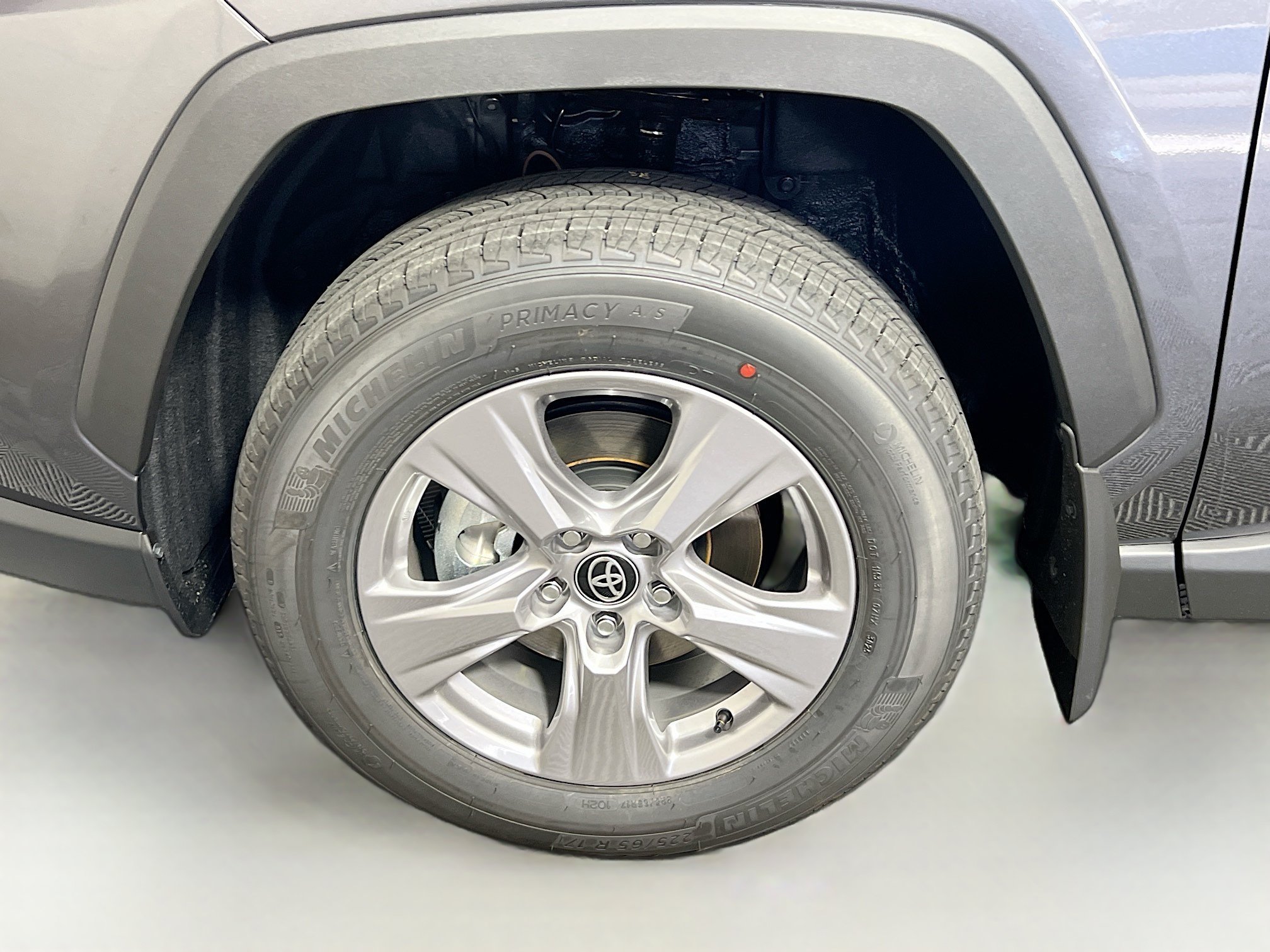 Used 2025 Toyota RAV4 XLE w/ Convenience Package FWD image 13