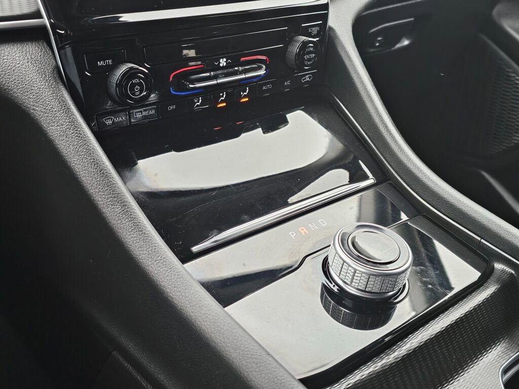 Used 2023 Jeep Grand Cherokee L Laredo image 23