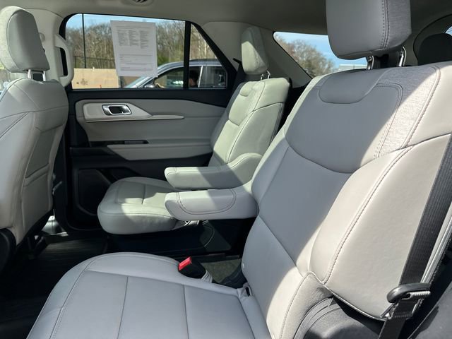Used 2025 Ford Explorer Active w/ Active Comfort Package AWD/4WD image 22