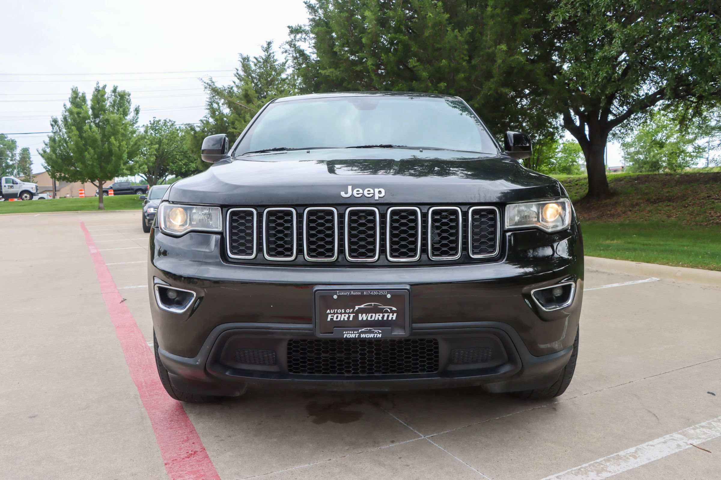 Used 2017 Jeep Grand Cherokee Laredo RWD image 2