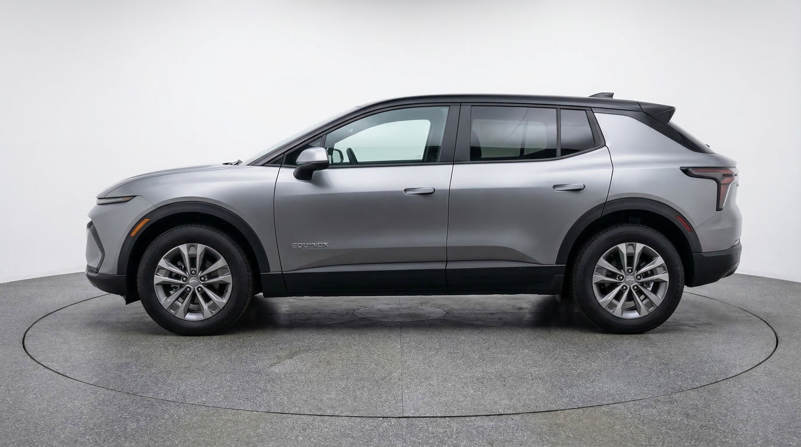 Used 2025 Chevrolet Equinox LT FWD image 5