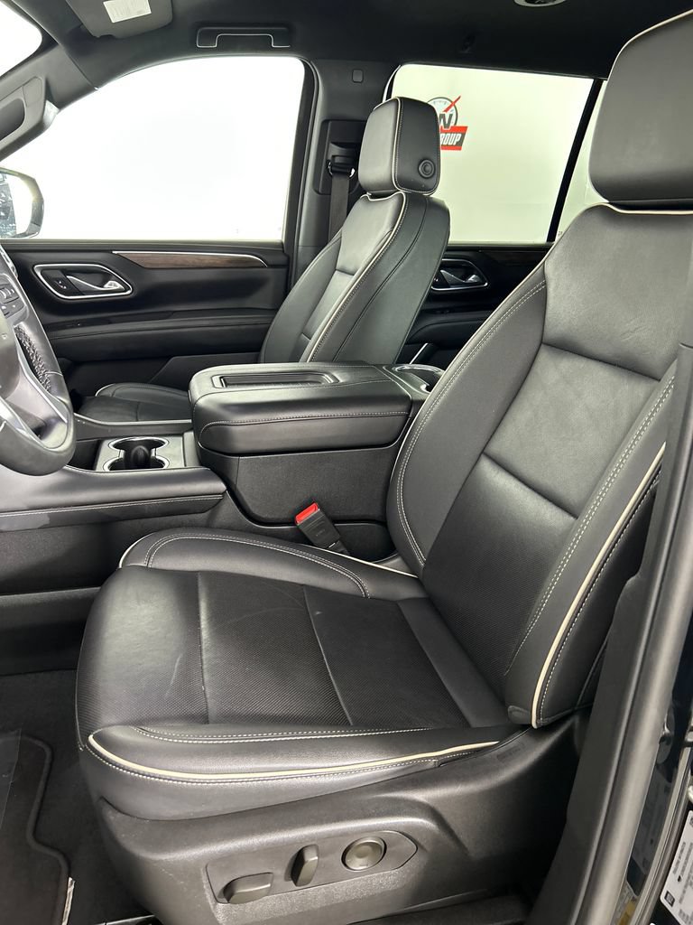 Used 2024 Chevrolet Tahoe Premier AWD/4WD image 12