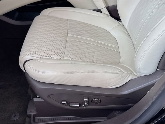 Used 2023 Lincoln Nautilus Black Label w/ Class II Trailer Tow Package image 33