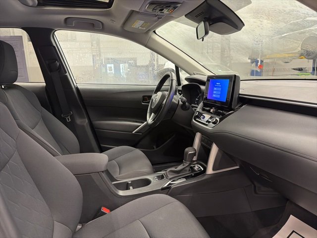 Certified 2023 Toyota Corolla Cross LE image 28