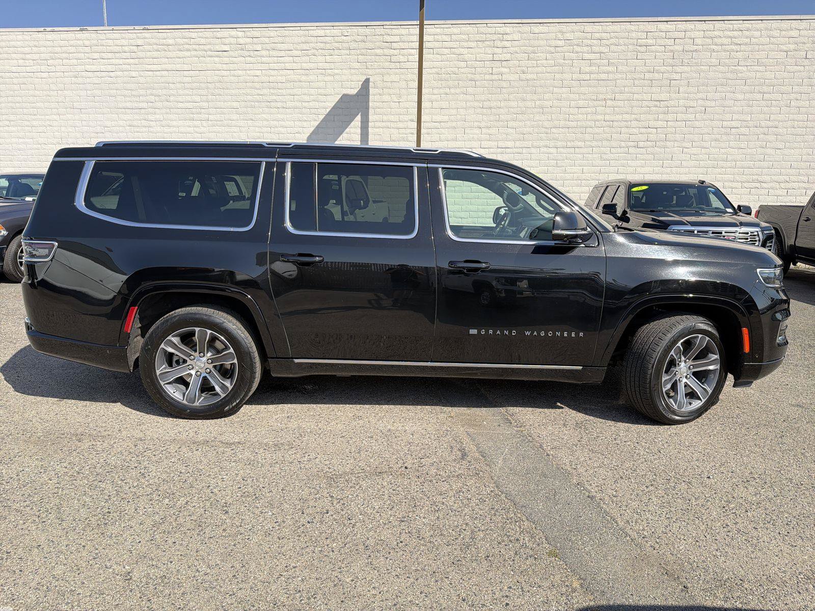 Used 2024 Jeep Grand Wagoneer L 4WD image 3