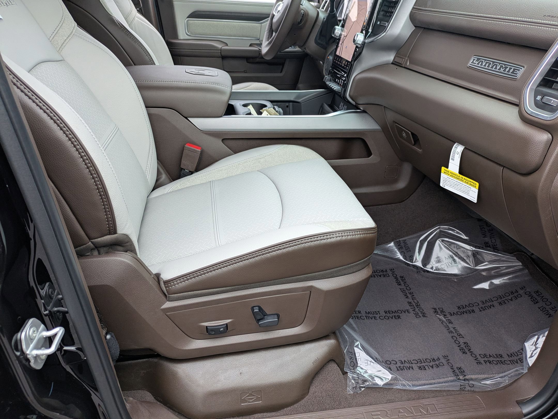 New 2026 RAM 2500 Laramie w/ Towing Technology Group image 35