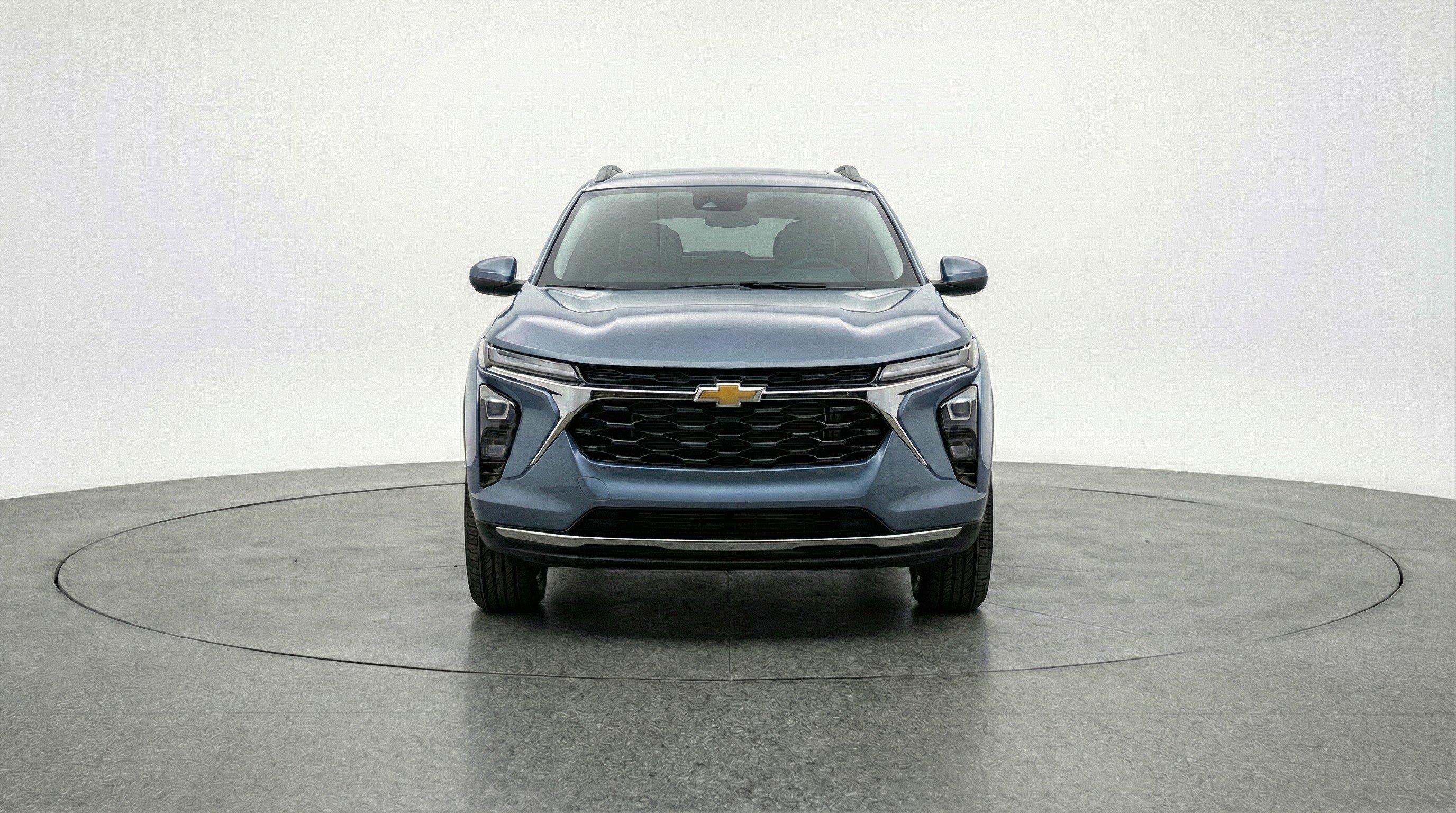 Used 2025 Chevrolet Trax LT w/ LT Convenience Package image 2