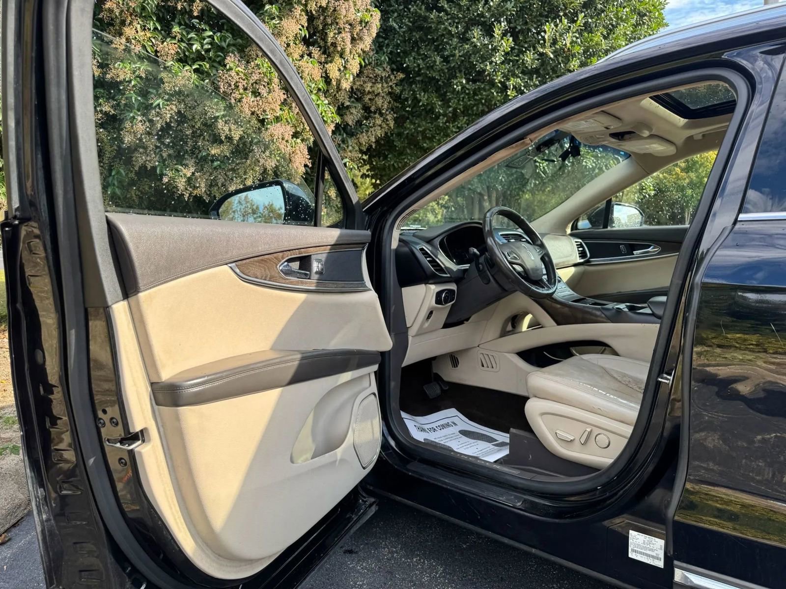 Used 2018 Lincoln MKX Reserve w/ Lincoln MKX Climate Package FWD image 16