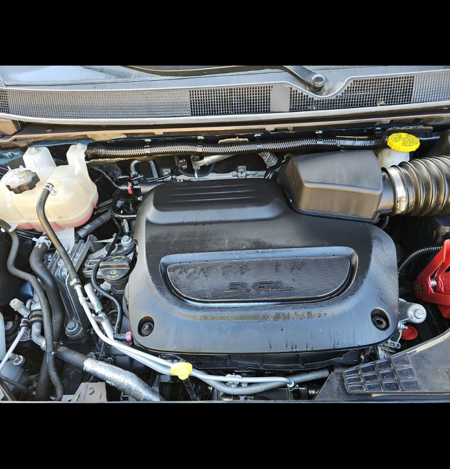 Used 2023 Chrysler Pacifica Touring-L image 8