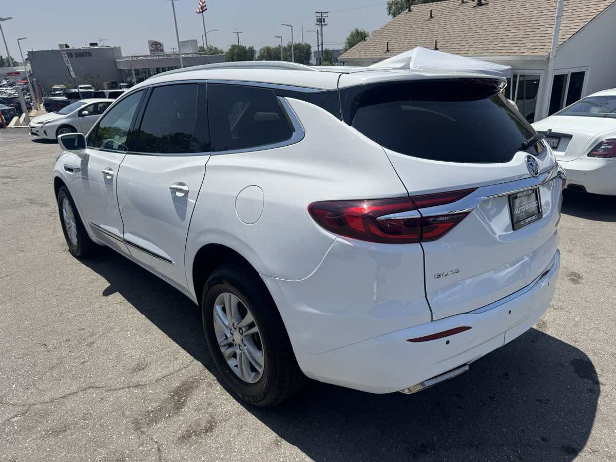 Used 2018 Buick Enclave Essence image 5