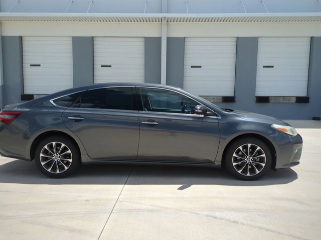 Used 2016 Toyota Avalon XLE FWD image 4
