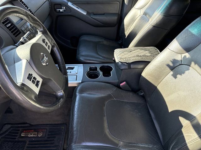 Used 2008 Nissan Pathfinder SE w/ Leather Pkg image 5