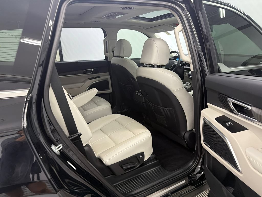 Used 2023 Kia Telluride SX FWD image 17
