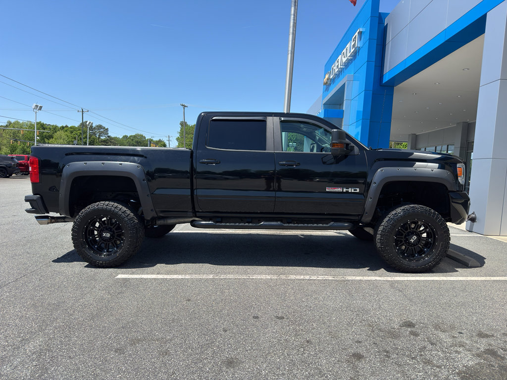 Used 2018 GMC Sierra 2500 SLT w/ All Terrain HD Package AWD/4WD image 3